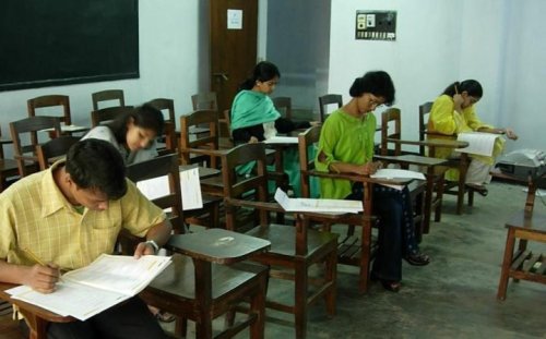 El primer examen DELE en Bangladesh en 2004